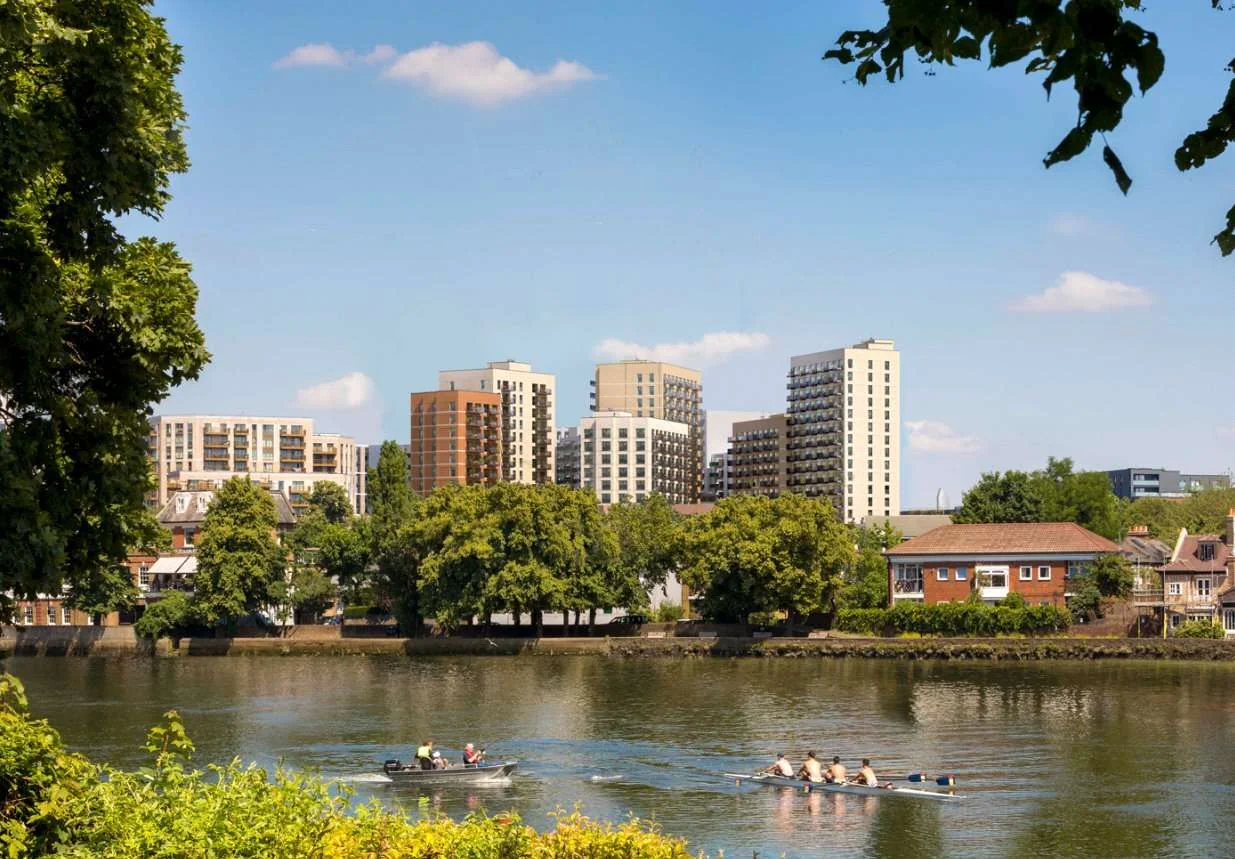London Kew Bridge Rise Thames River View Brentford Tw8