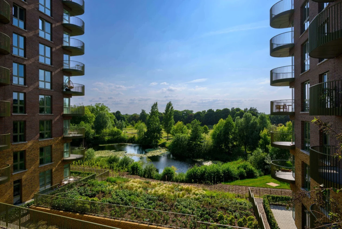 London Kidbrooke Village Balcony Park Pond View Greenwich Se3