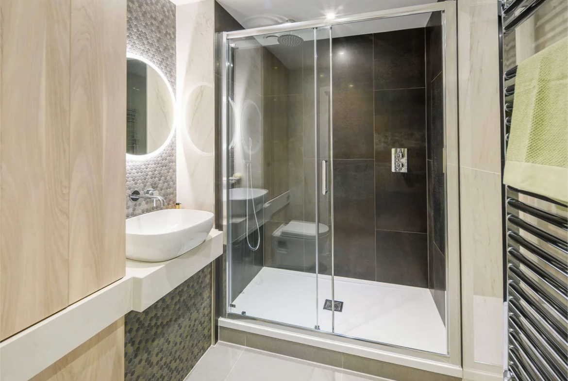 London Kidbrooke Village Greenwich Se3 En Suite Shower Room