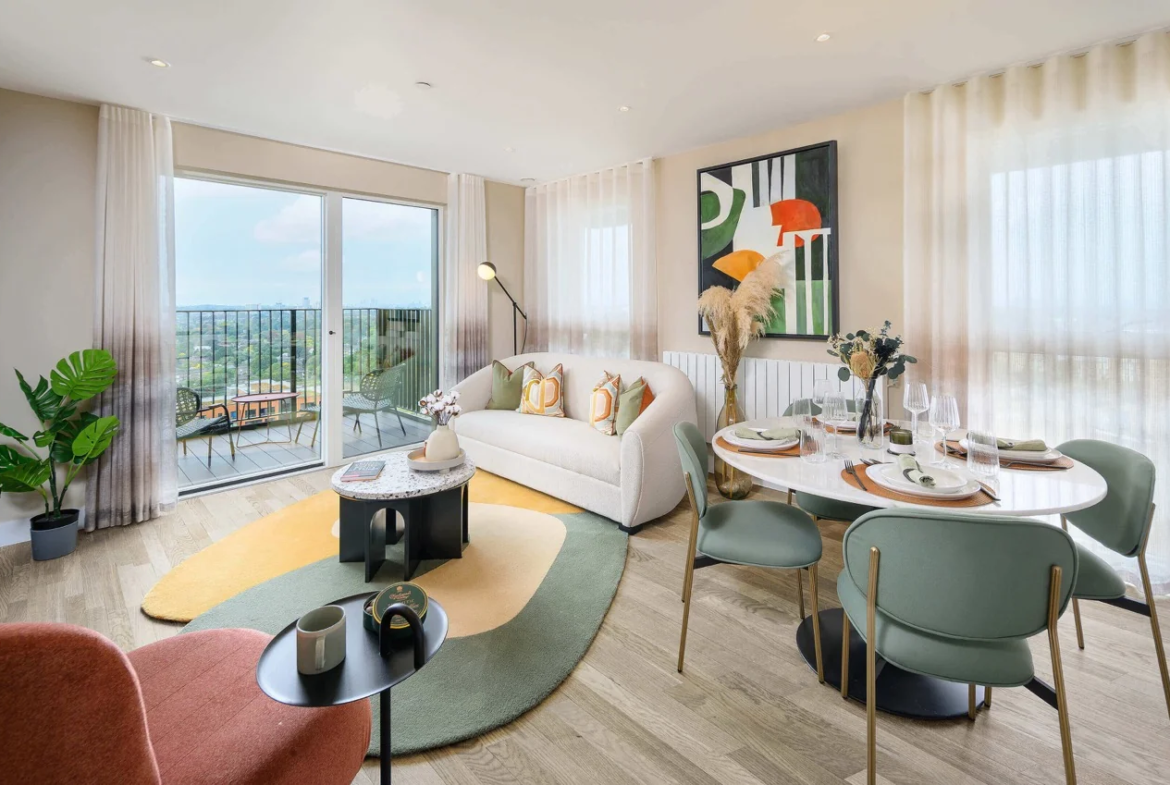 London Kidbrooke Village Greenwich Se3 Living Dining Balcony View
