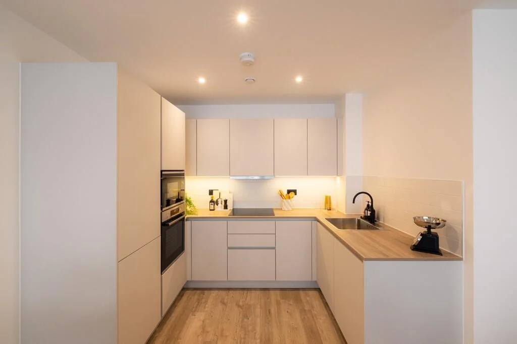 London Square Pearson Building Croydon Contemporary Kitchen Integrated Appliances Cr0