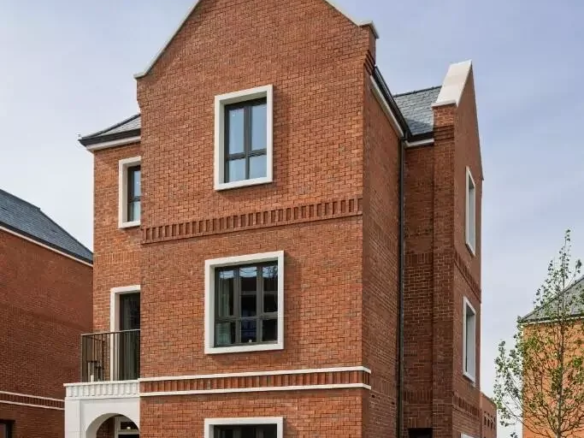 London Square Wandsworth Sw17 Three Bedroom House Exterior Brick
