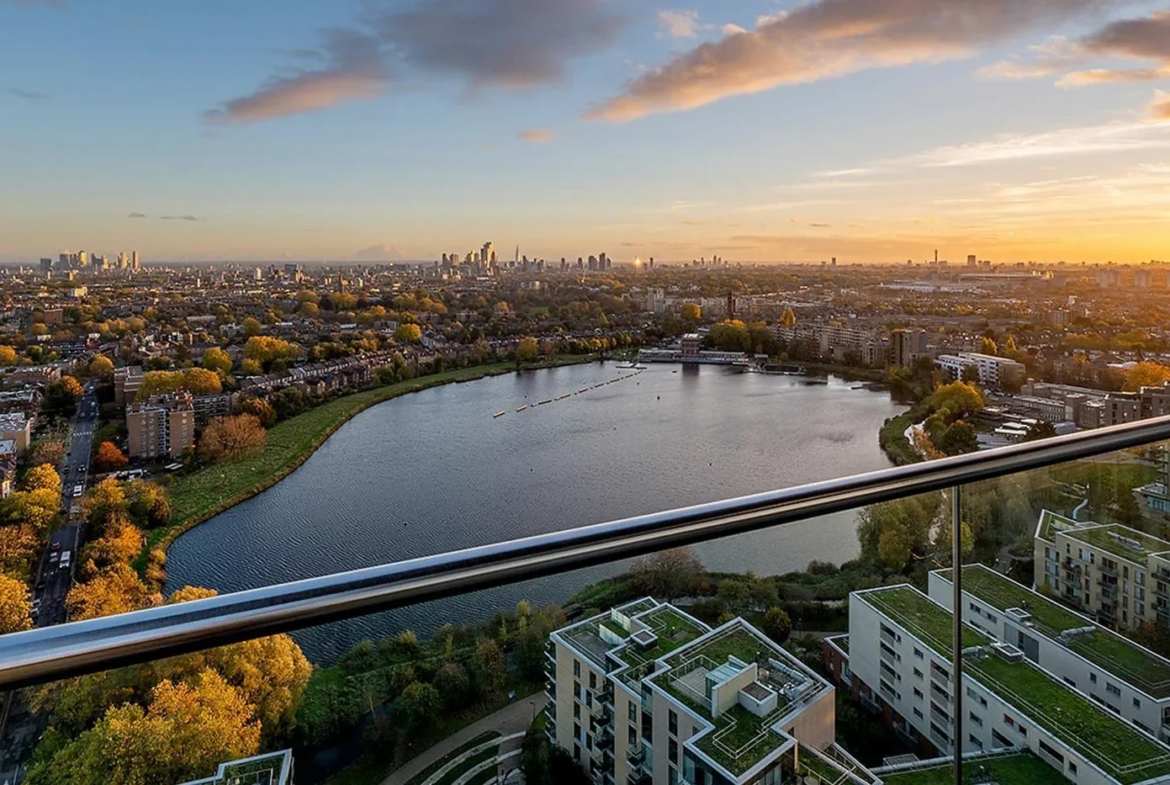 Woodberry Down Crown Collection Balcony Sunset Reservoir View London N4