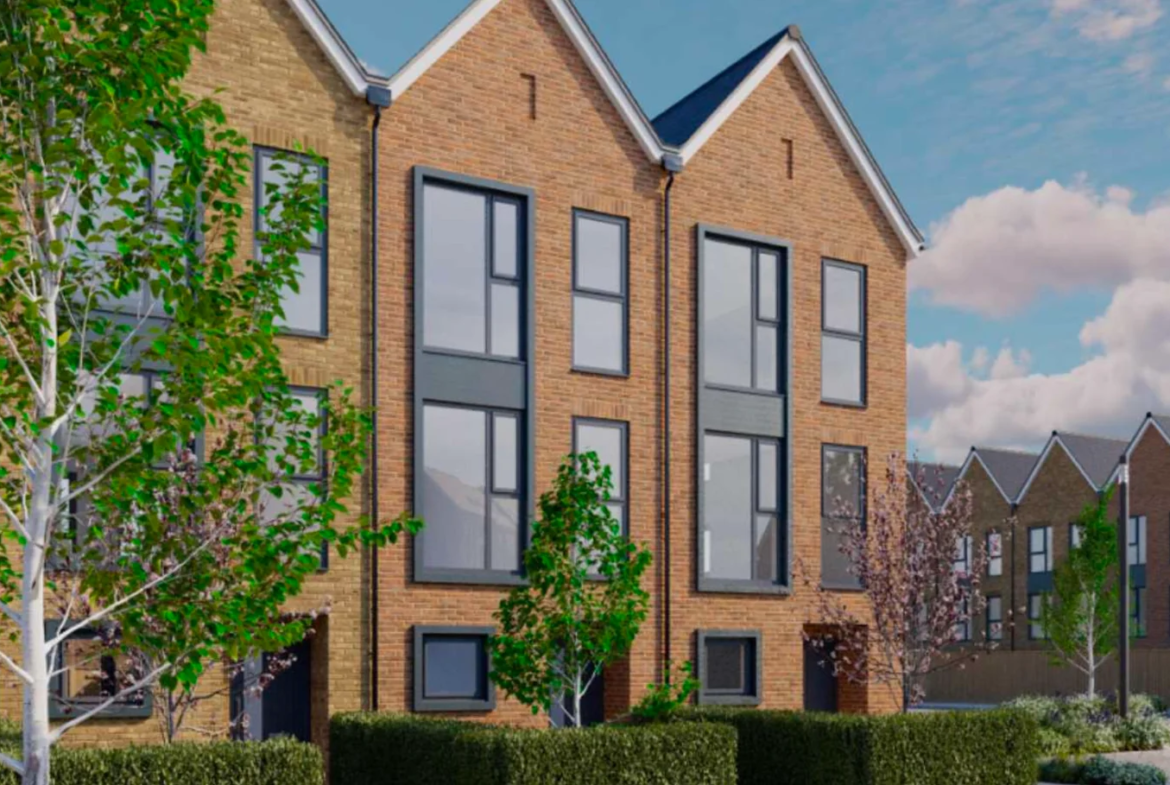 Hertford Locks End Terrace Townhouse