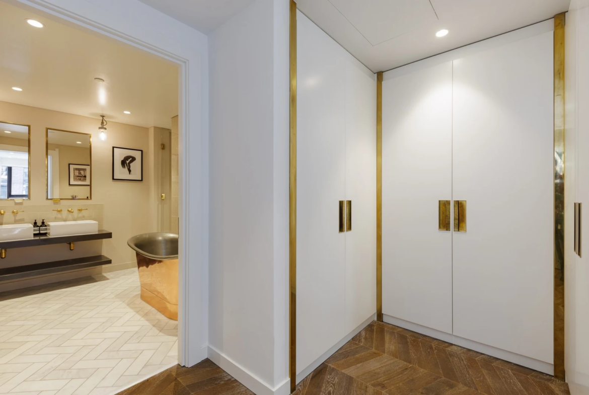 Switch House West Master Bedroom Wardrobe